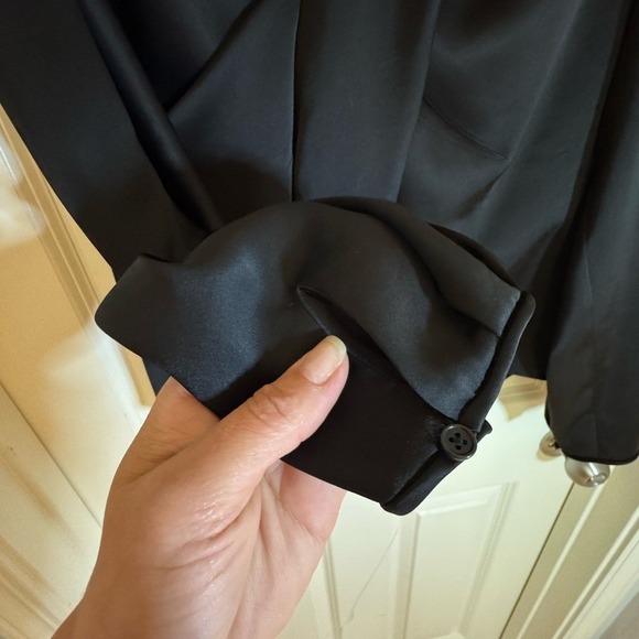 Diane Von Furstenberg Black Silky Draped Top, Large - Picture 5 of 12